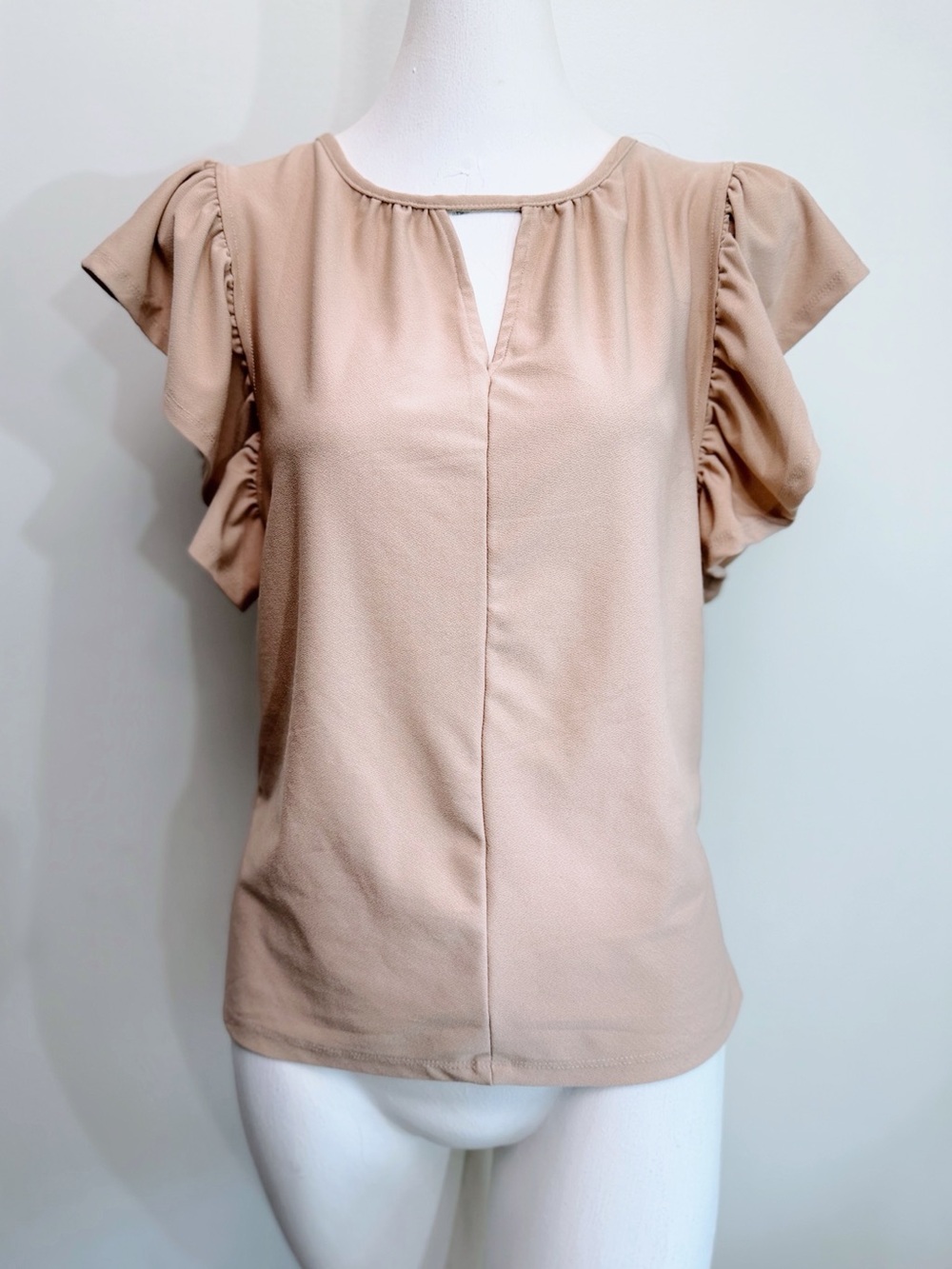 SO Goods For Life Blush Flutter Sleeve Blouse Size Medium EUC